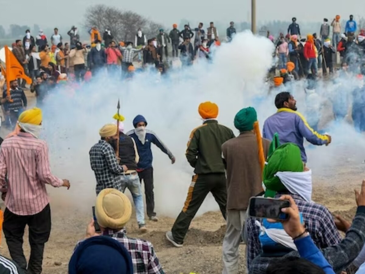 Kisan Andolan: किसानों के दिल्ली कूच का चौथा दिन, शंभू बार्डर पर फिर छोड़े गए आंसू गैस के गोले