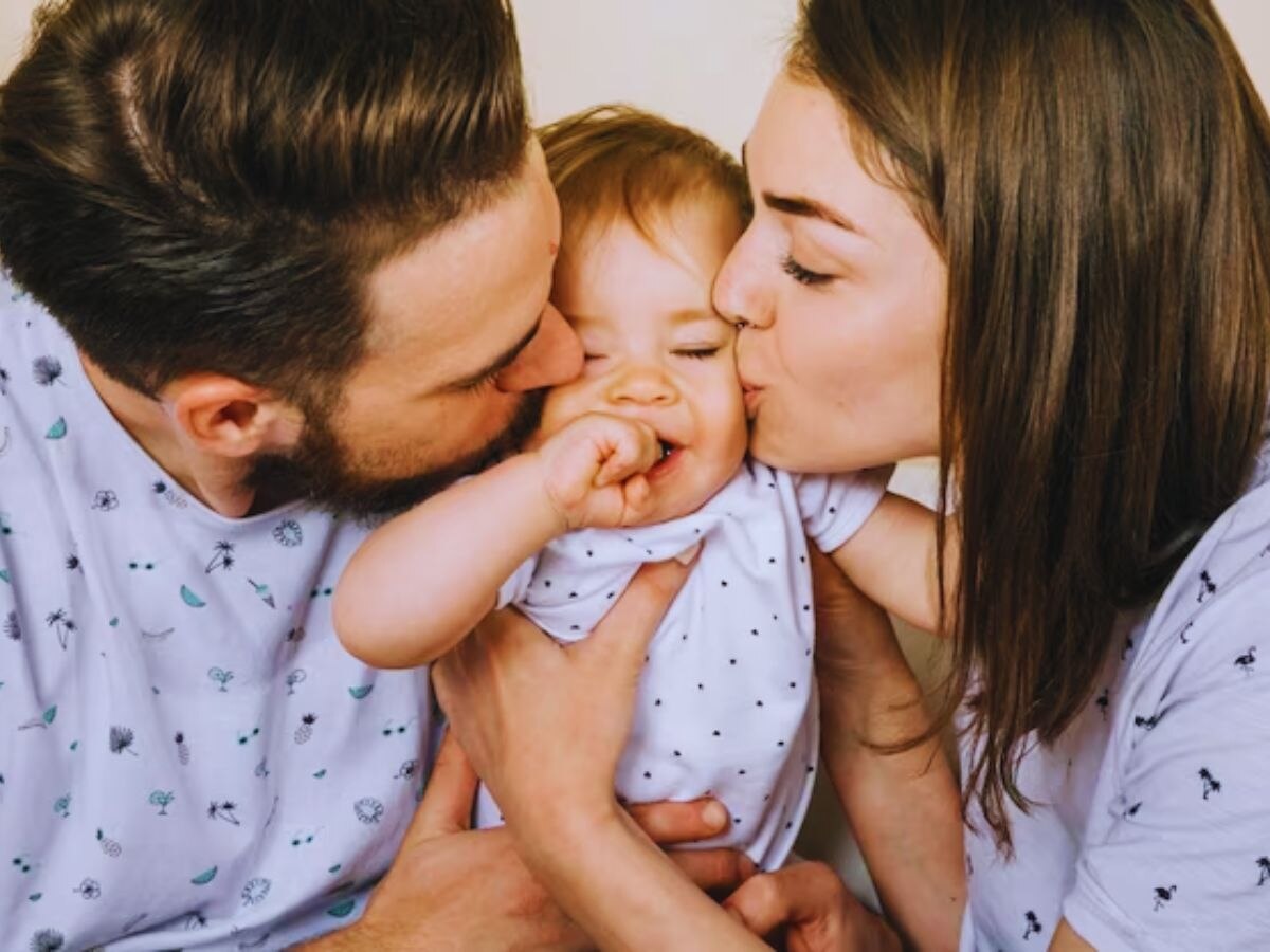 नवजात शिशु को किस करना हो सकता है खतरनाक, जानें वजह