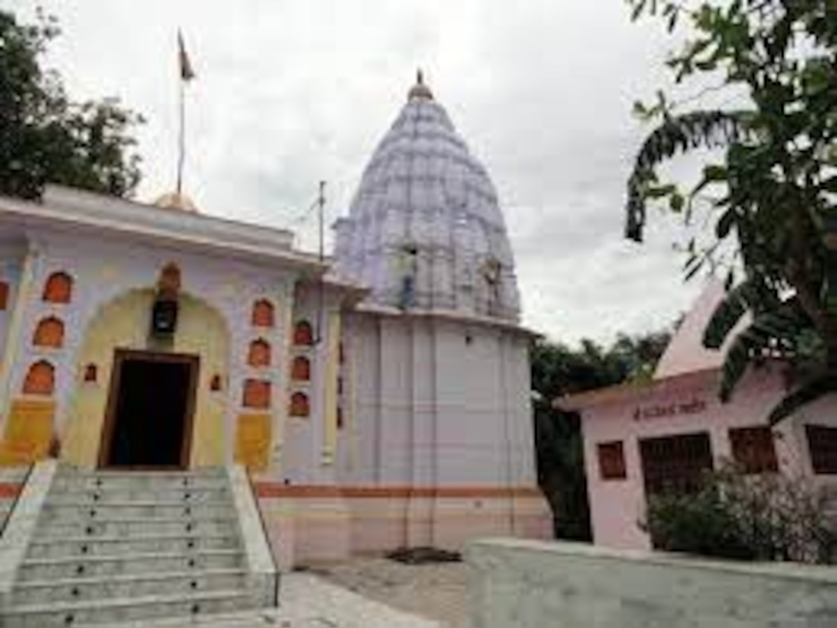 Sambhal News: कल्कि धाम में भगवान विष्णु के दसवें अवतार का एक हजार साल पुराना मंदिर, मनु महाराज ने कराया था निर्माण