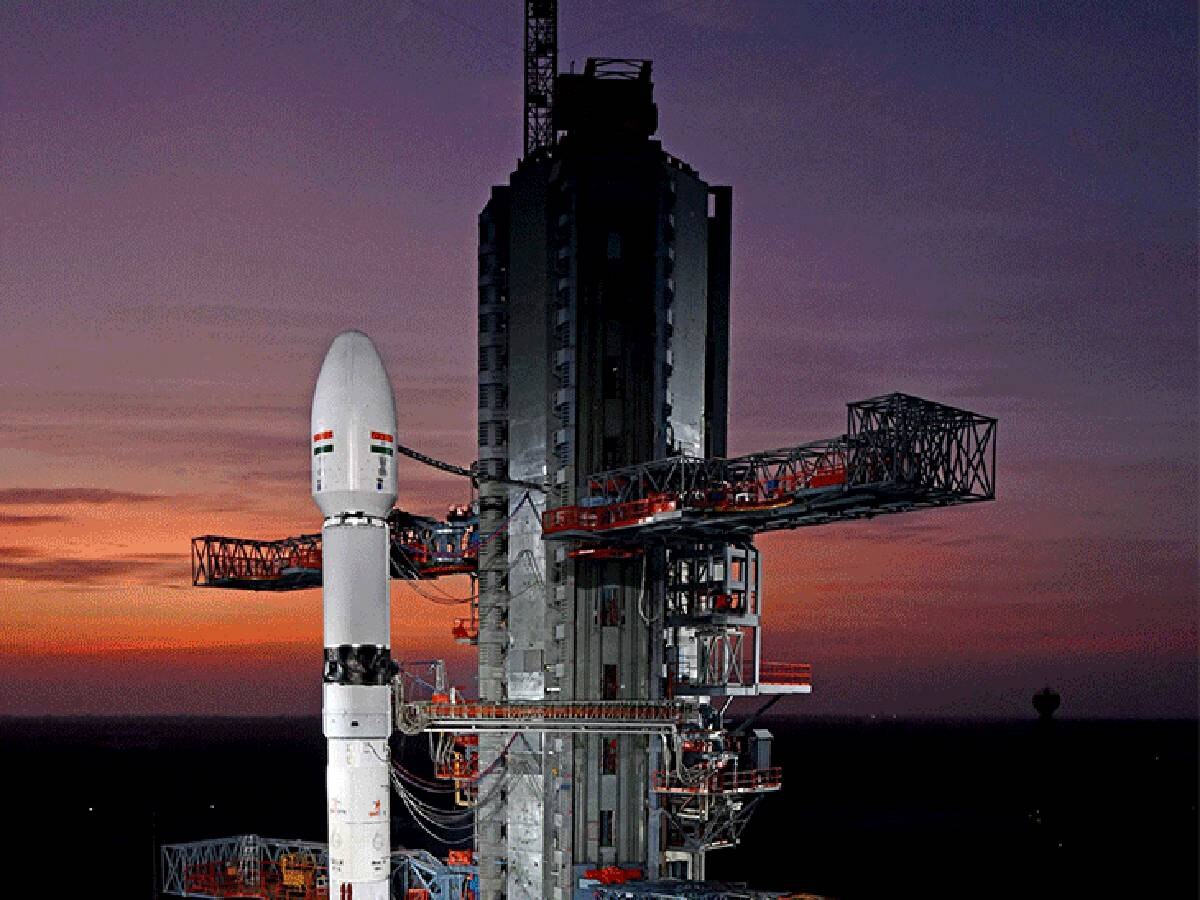 INSAT-3DS Mission:ISRO का नॉटी बॉय सेटेलाइट आज होगा लॉन्च, एस सोमनाथ ने मंदिर में की सफलता की कामना