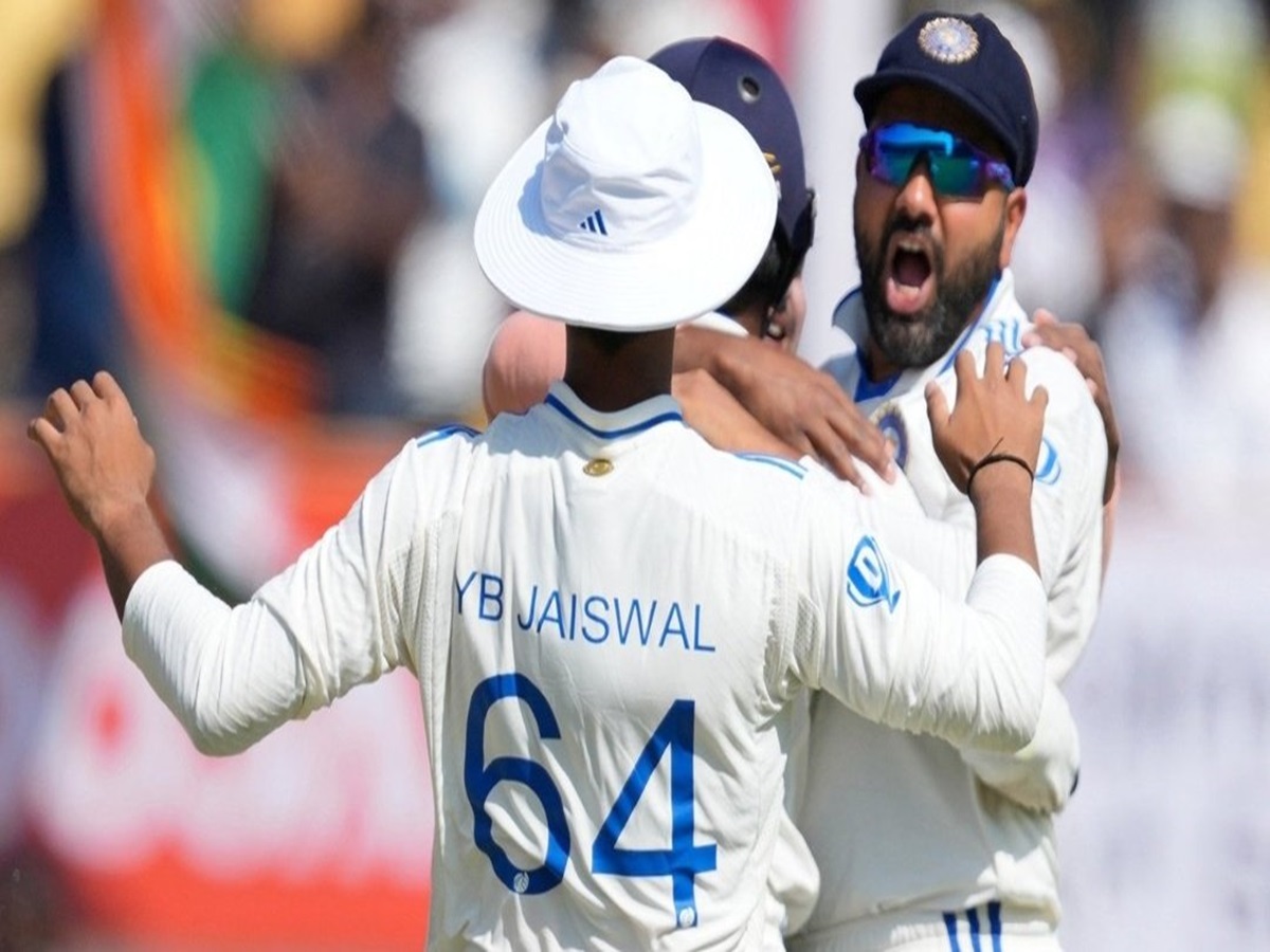 IND vs ENG: ଟେଷ୍ଟ ଇତିହାସରେ ସବୁଠାରୁ ବଡ଼ ବିଜୟ ହାସଲ କଲା ଟିମ୍ ଇଣ୍ଡିଆ, ରାଜକୋଟ୍ ଟେଷ୍ଟକୁ ୪୩୪ ରନରେ ହାରିଲା ଇଂଲଣ୍ଡ IND vs ENG: ଟେଷ୍ଟ ଇତିହାସରେ ସବୁଠାରୁ ବଡ଼ ବିଜୟ ହାସଲ କଲା ଟିମ୍ ଇଣ୍ଡିଆ, ରାଜକୋଟ୍ ଟେଷ୍ଟକୁ ୪୩୪ ରନରେ ହାରିଲା ଇଂଲଣ୍ଡ