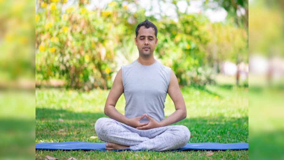 Lifestyle:କଥାକଥାକେ ଆସୁଛି ରାଗ ? କରନ୍ତୁ ଏହି ଯୋଗାସନ