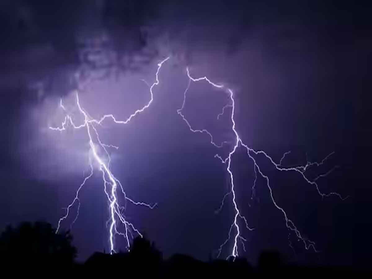 Lightning Storm: पानी से भीगे सिर में बिजली गिरने पर बचने के चांस हैं ज्‍यादा, स्‍टडी में किया गया दावा