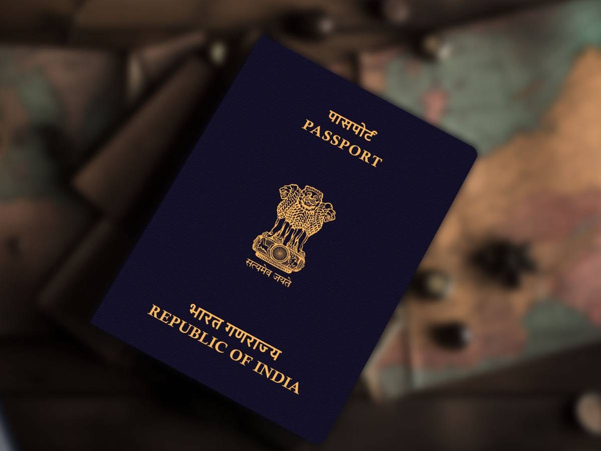 Passport Renewal: ऑनलाइन पासपोर्ट रिन्यू कैसे करें, यहां जानें किन चीजों की पड़ सकती है जरूरत  