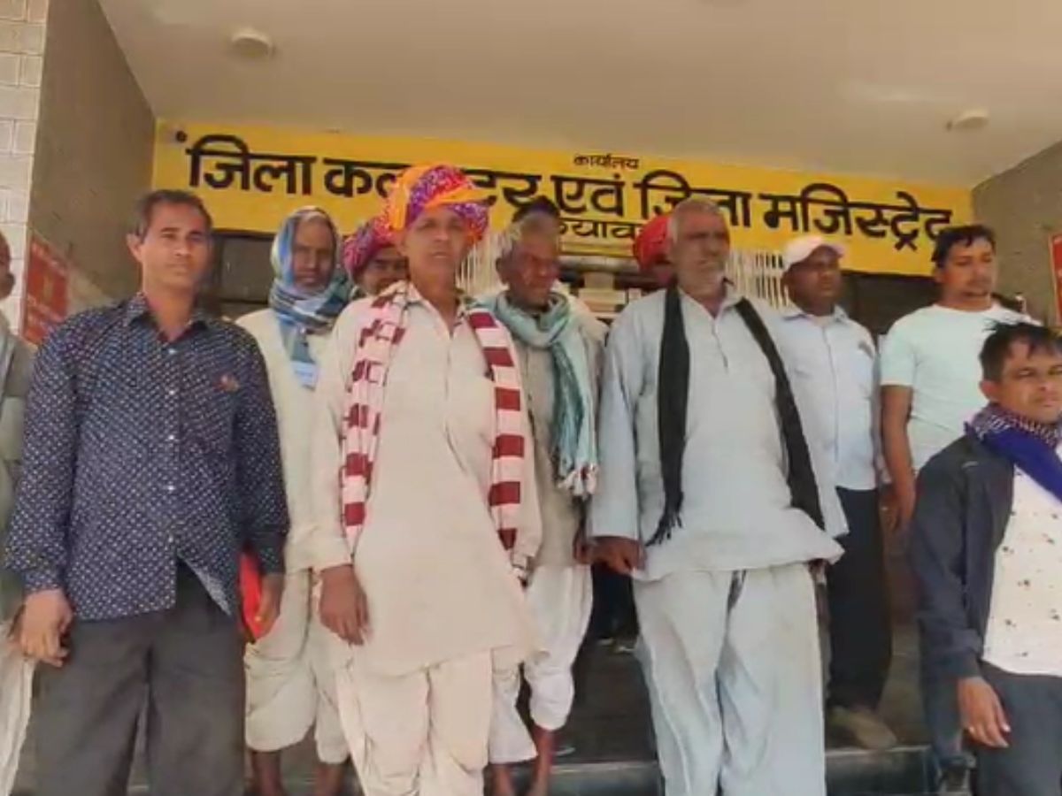 Beawar: अवैध खनन को लेकर ग्रामीणों का प्रर्दशन,सीएम के नाम डीएम को सौंपा ज्ञापन Beawar: अवैध खनन को लेकर ग्रामीणों का प्रर्दशन,सीएम के नाम डीएम को सौंपा ज्ञापन