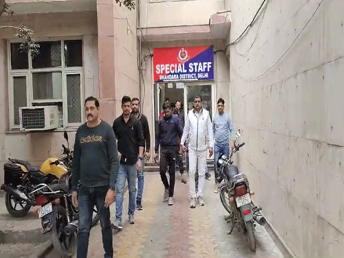 Delhi Crime: दिल्ली में मोबाइल चोरी के अंतरराज्यीय गिरोह का भंडाफोड़, नेपाल के रिसीवर्स से कनेक्शन आया सामने