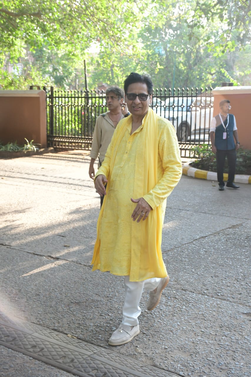 खुश दिखे वाशु