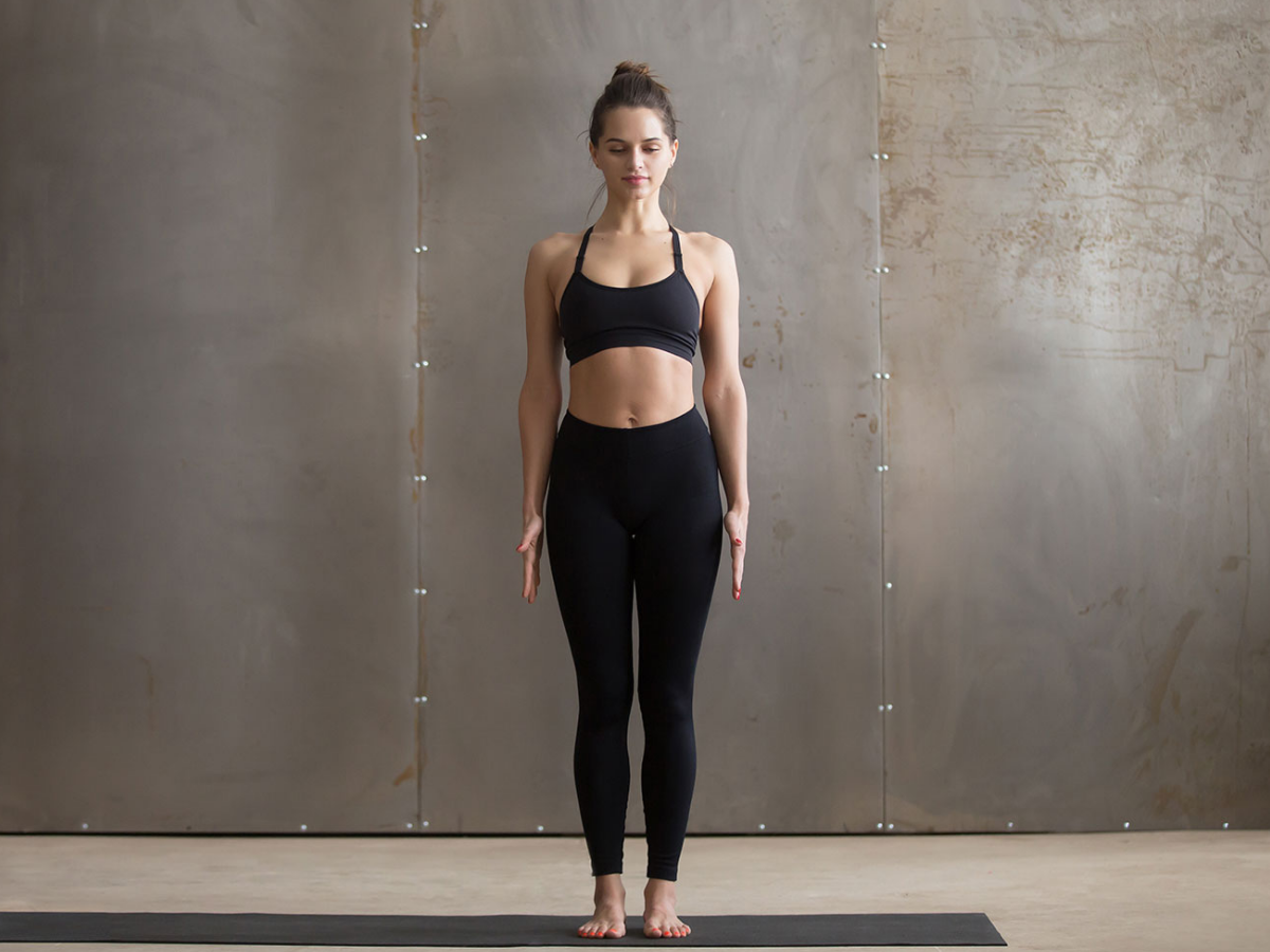 Yoga Poses for focus : काम करने में नहीं लगता है मन, डेली लाइफ में शामिल करें ये 5 योगासन; फिर देखें कमाल... 13 2. ताड़ासन (Mountain Pose)