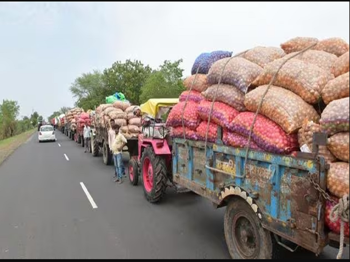 Onion-Garlic price hike:ରସୁଣ କିଲୋ ୬ଶହ ପରେ ଏବେ କ’ଣ ପାଇଁ କନ୍ଦାଉଛି ପିଆଜ ? Onion-Garlic price hike:ରସୁଣ କିଲୋ ୬ଶହ ପରେ ଏବେ କ’ଣ ପାଇଁ କନ୍ଦାଉଛି ପିଆଜ ?