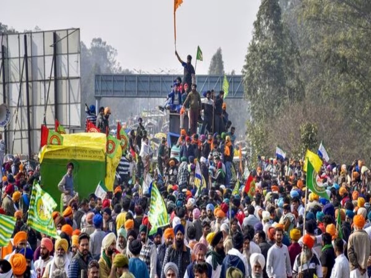 Farmers Protest: JCB, हाईड्रोलिक क्रेन, बुलेट प्रूफ पोकलेन, जानें क्या है किसानों के दिल्ली कूच का मास्टर प्लान