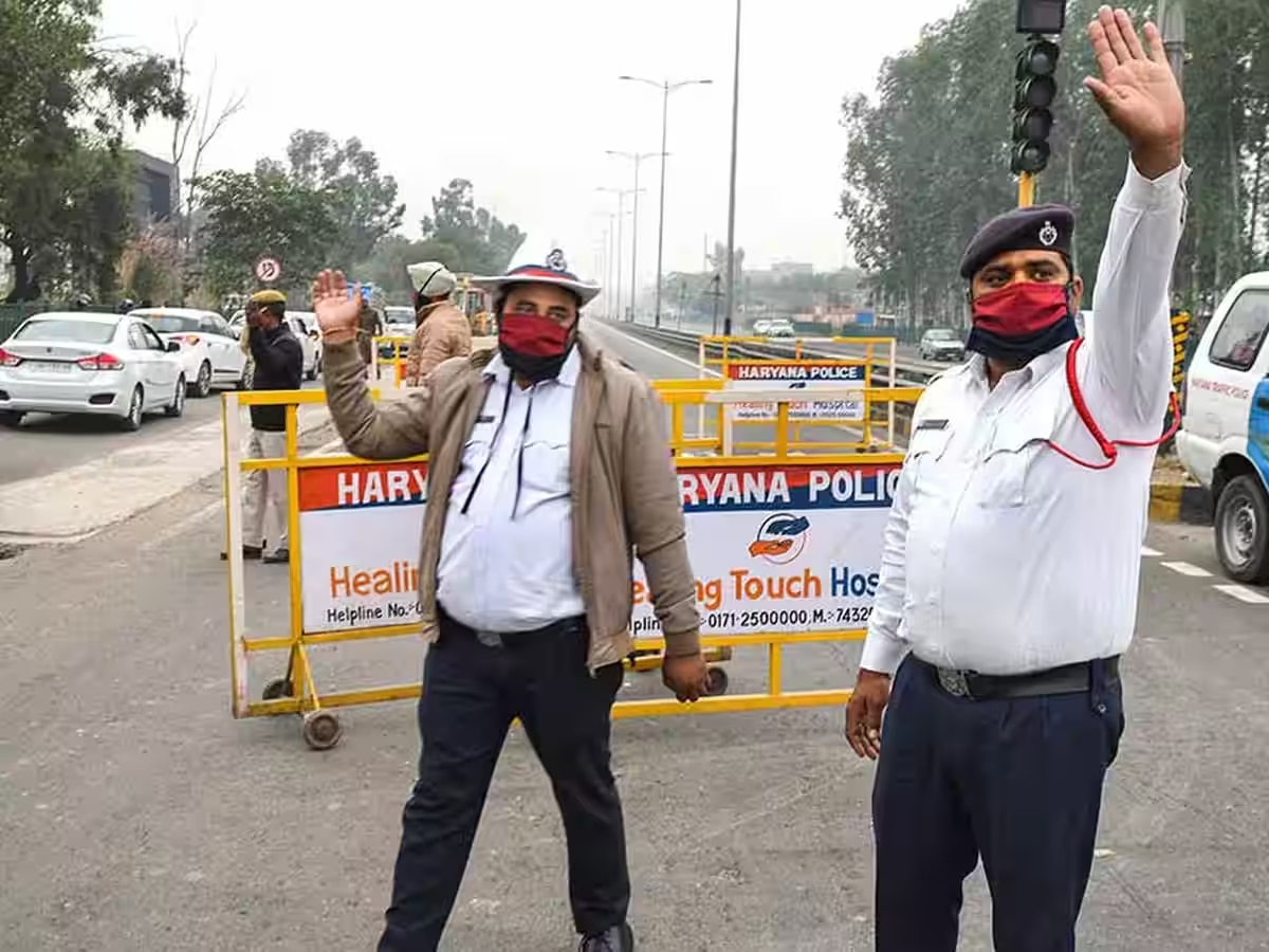 Delhi NCR Traffic Advisory: घर से निकलने से पहले पढ़ लें ट्रैफिक एडवाइजरी, दिल्ली आ रहे हैं किसान!