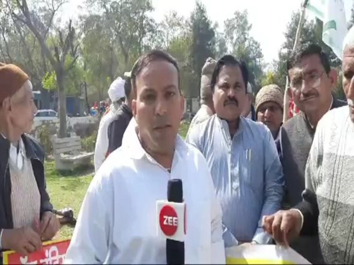 Farmer Protest: सरकार को रास्तों पर कीलें बिछानी हैं तो चीन-पाकिस्तान के लिए बिछाए, यह आम आदमी का आंदोलन