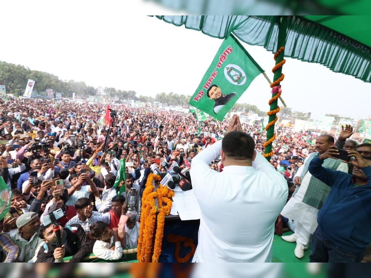 Jan Vishwas Yatra Crowd Gathered In Tejashwi Yadav Rally In Motihari And Bettiah See Pictures 8433