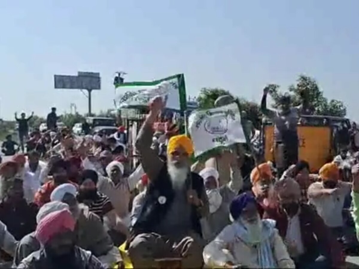 Farmers Protest: कुरुक्षेत्र में चक्का जाम, रोड पर गाड़ी खड़ी कर बीच रास्ते बैठे किसान  