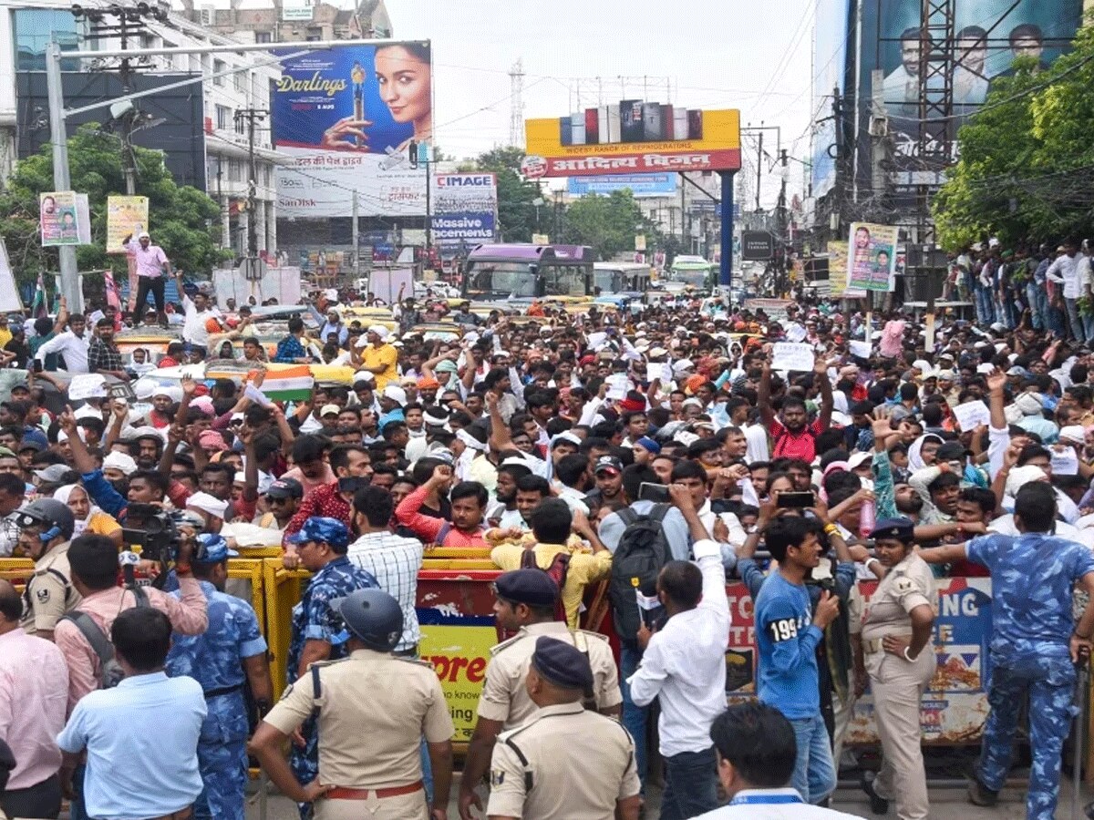 बिहार: नियोजित शिक्षकों ने बिना शर्त राज्यकर्मी दर्जा देने की रखी मांग, सक्षमता परीक्षा का किया बहिष्कार 