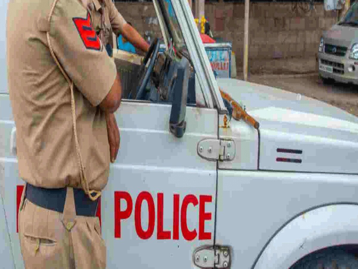 Delhi Crime: पुलिस ने हत्या के मामले में 3 आरोपियों को किया गिरफ्तार, 1 किशोर को भी लिया हिरासत में
