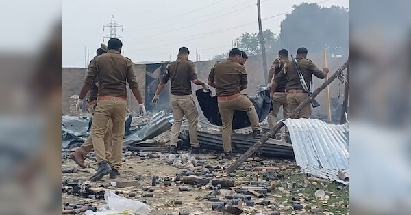 Kaushambi: कौशांबी में पटाखा बनाने वाली फैक्‍टरी में लगी आग, 4 लोगों के मौत की खबर
