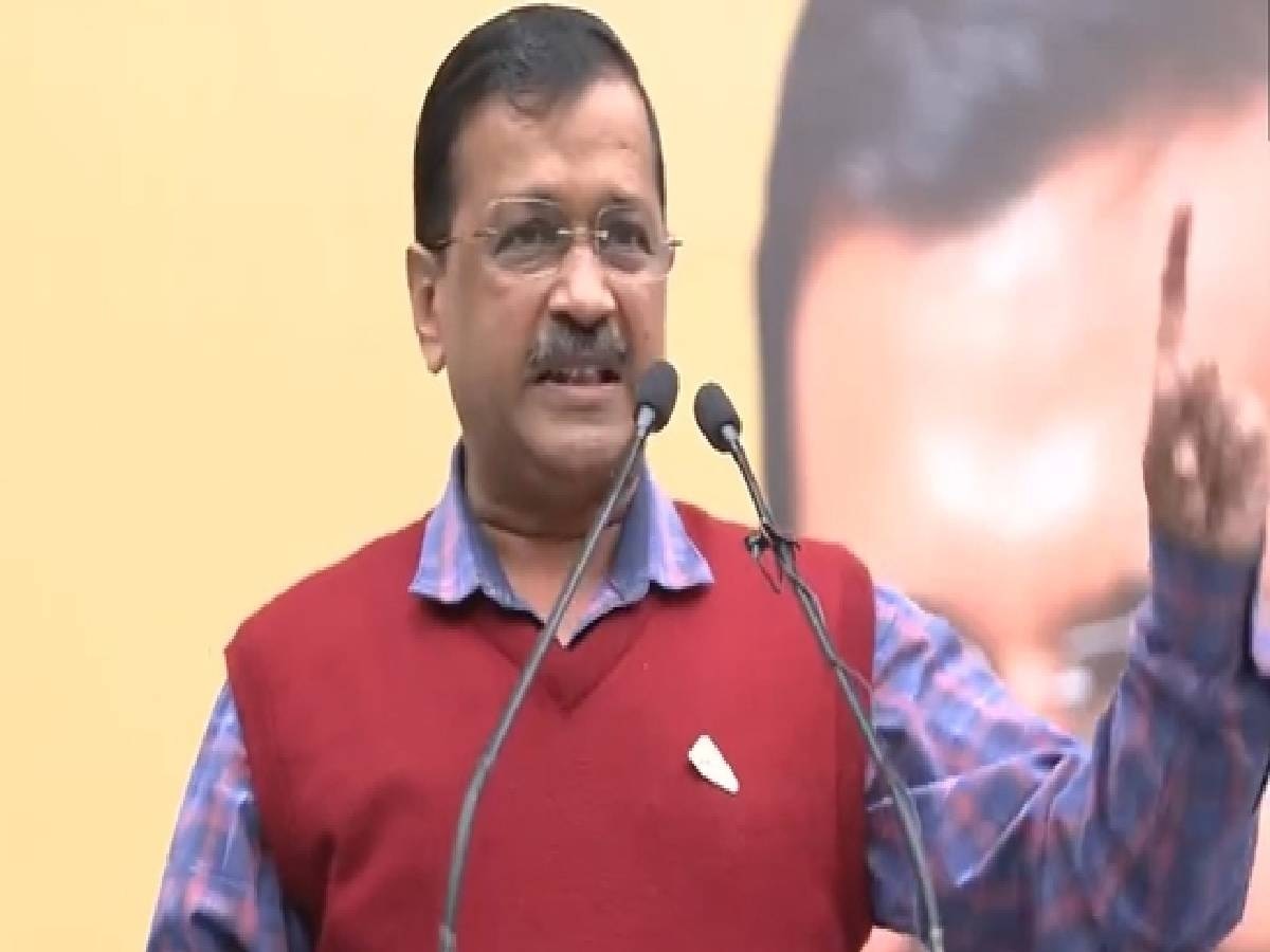 Delhi News: दिल्ली में पानी पर गरमाई सियासत के बीच पोस्टर वॉर, AAP ने कहा- OTS स्कीम मत रोको