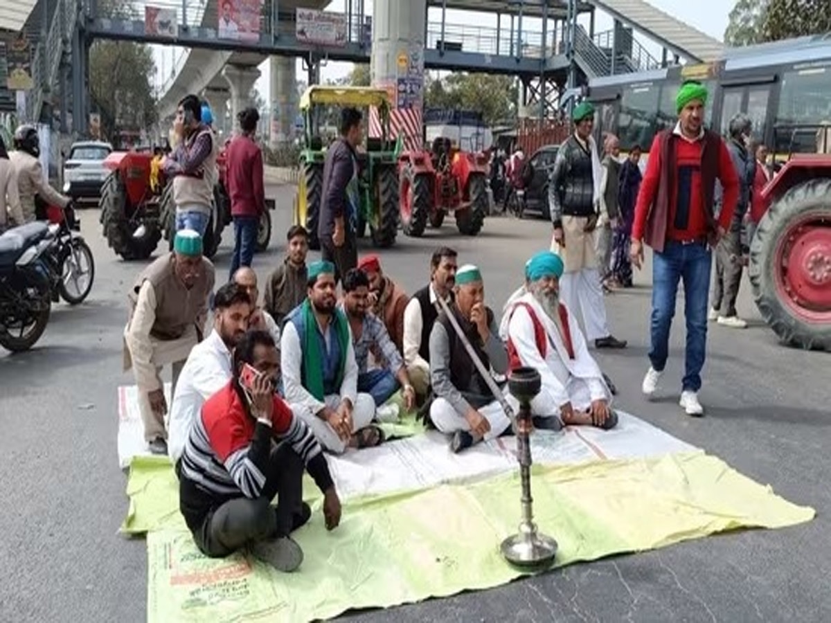 Kisan Andolan Update: कई जगहों पर किसानों ने किया हाइवे जाम, ट्रैक्टर्स किए NH पर पार्क