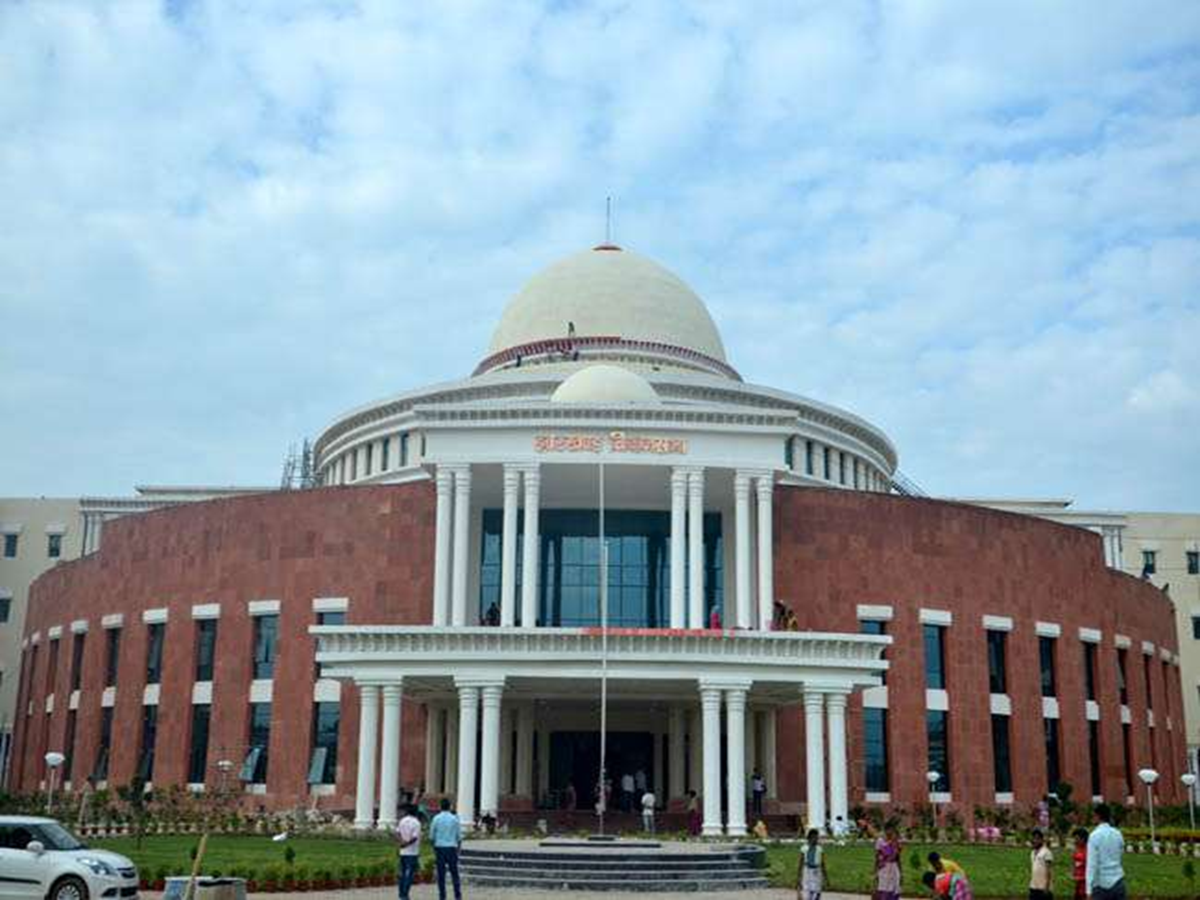 झारखंड विधानसभा में आर्थिक सर्वेक्षण रिपोर्ट पेश, 24-25 में 7.7 फीसदी विकास दर का अनुमान झारखंड विधानसभा में आर्थिक सर्वेक्षण रिपोर्ट पेश, 24-25 में 7.7 फीसदी विकास दर का अनुमान