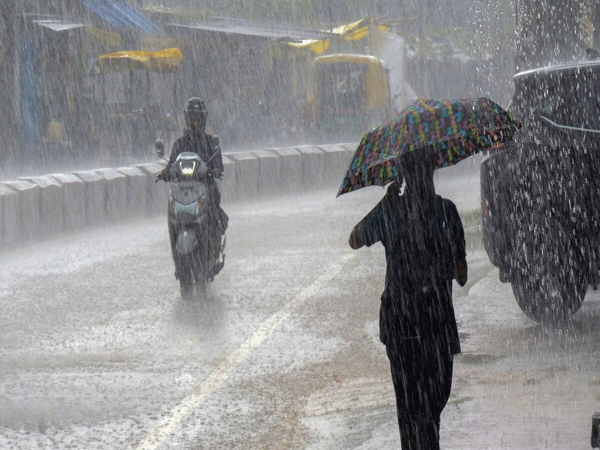 Delhi Weather: दिल्ली-NCR में तेज हवाएं और बूंदाबांदी का दौर शुरू, अगले 2 घंटे में इन इलाकों में होगी तेज बारिश, अलर्ट जारी