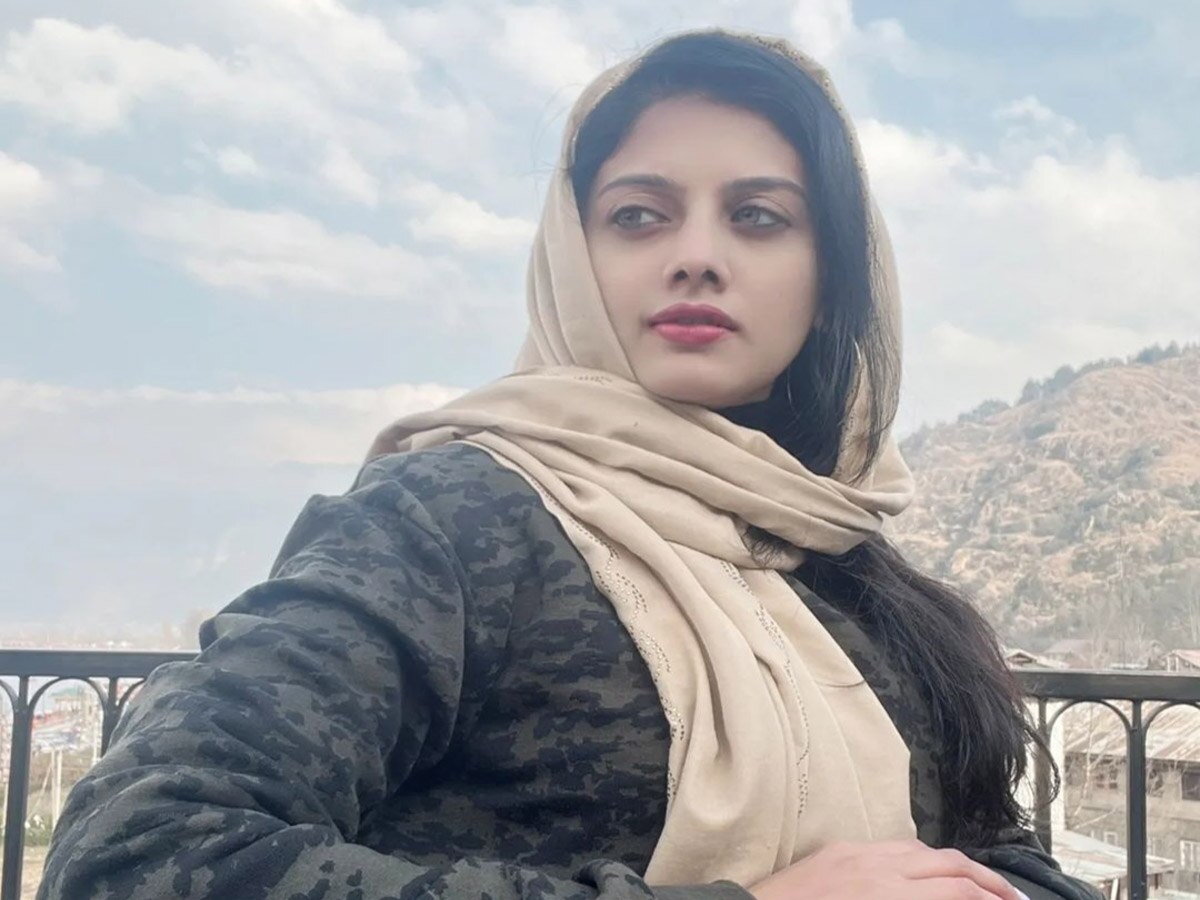 Yana Mir kashmiri Journalist: "मैं मलाला नहीं हूं" कहने वाली पत्रकार को एयरपोर्ट पर रोका, कस्टम ने दी अहम जानकारी