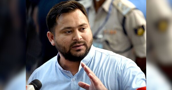 RJD नेता तेजस्वी यादव के काफिले की गाड़ी दुर्घटनाग्रस्त; 1 की मृत्यु, कई पुलिसकर्मी घायल