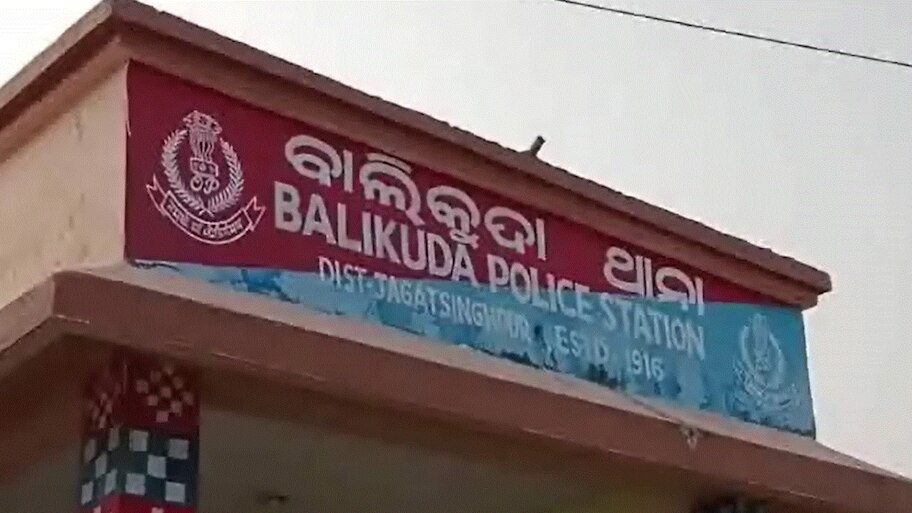 Odisha News: ବାଲିକୁଦାରେ ବାପା-ପୁଅ-ବୋହୂଙ୍କୁ ଆକ୍ରମଣ ଘଟଣା, ମୁଖ୍ୟ ଅଭିଯୁକ୍ତକୁ ବାନ୍ଧିଲା ପୋଲିସ୍