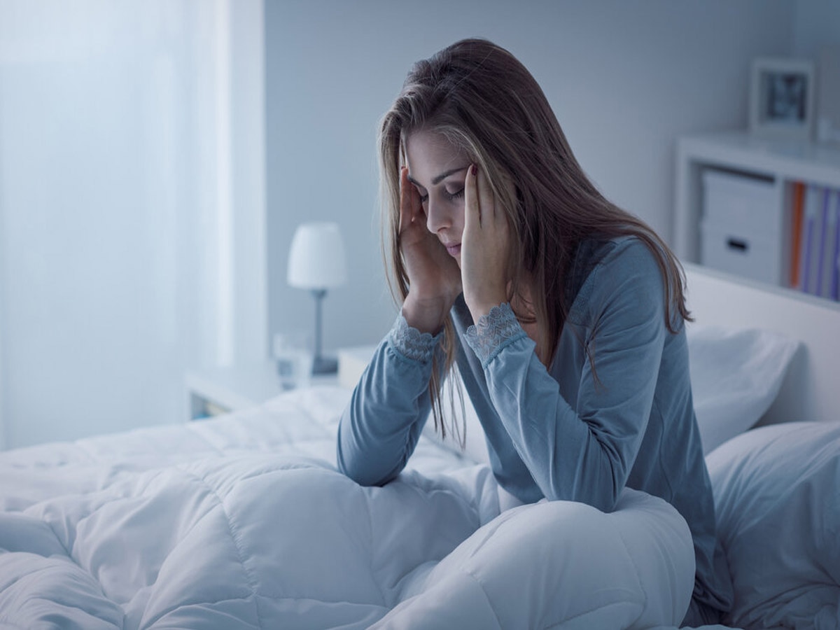 Sleep Problem: बेहद कम सोने की है आदत, तो हो जाएं सतर्क; हो सकती हैं ये 7 दिक्कतें