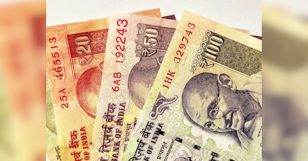 भारत में गरीबी दर में आई बड़ी गिरावट, SBI की इस रिसर्च में दावा