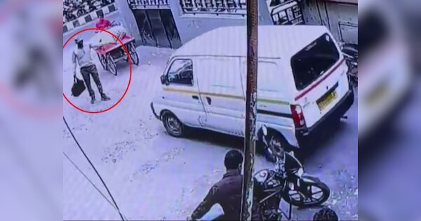 हाथ दिखाकर रोकी कार, फर्जी आयकर अधिकारी बन हीरा कारोबारी से लूट लिए 8 करोड़ रुपये