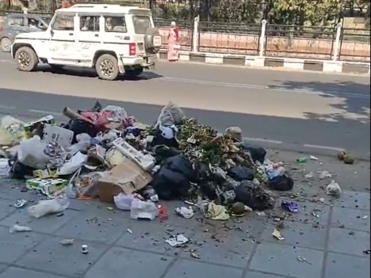Jaipur News Garbage weapons at big shop in Rajapark | Jaipur News ...
