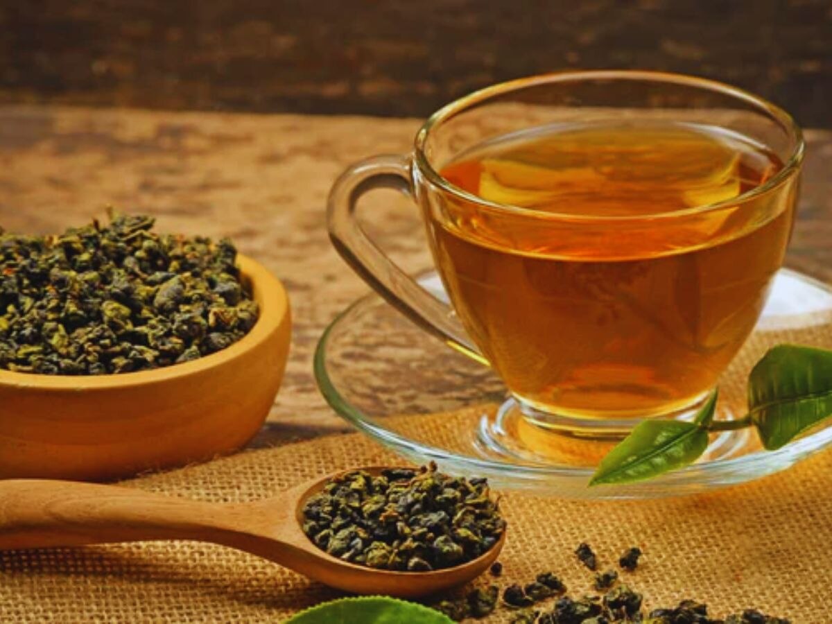 Green Tea Side Effects: ग्रीन टी के ज्यादा सेवन से हो सकती हैं ये स्वास्थ्य समस्याएं, जानें कितनी मात्रा में करें सेवन