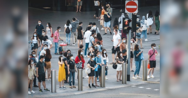 सिंगापुर में गहराया जनसंख्या संकट, 1 साल में पैदा हुए सिर्फ 30 हजार बच्चे, सरकार ने जताई चिंता