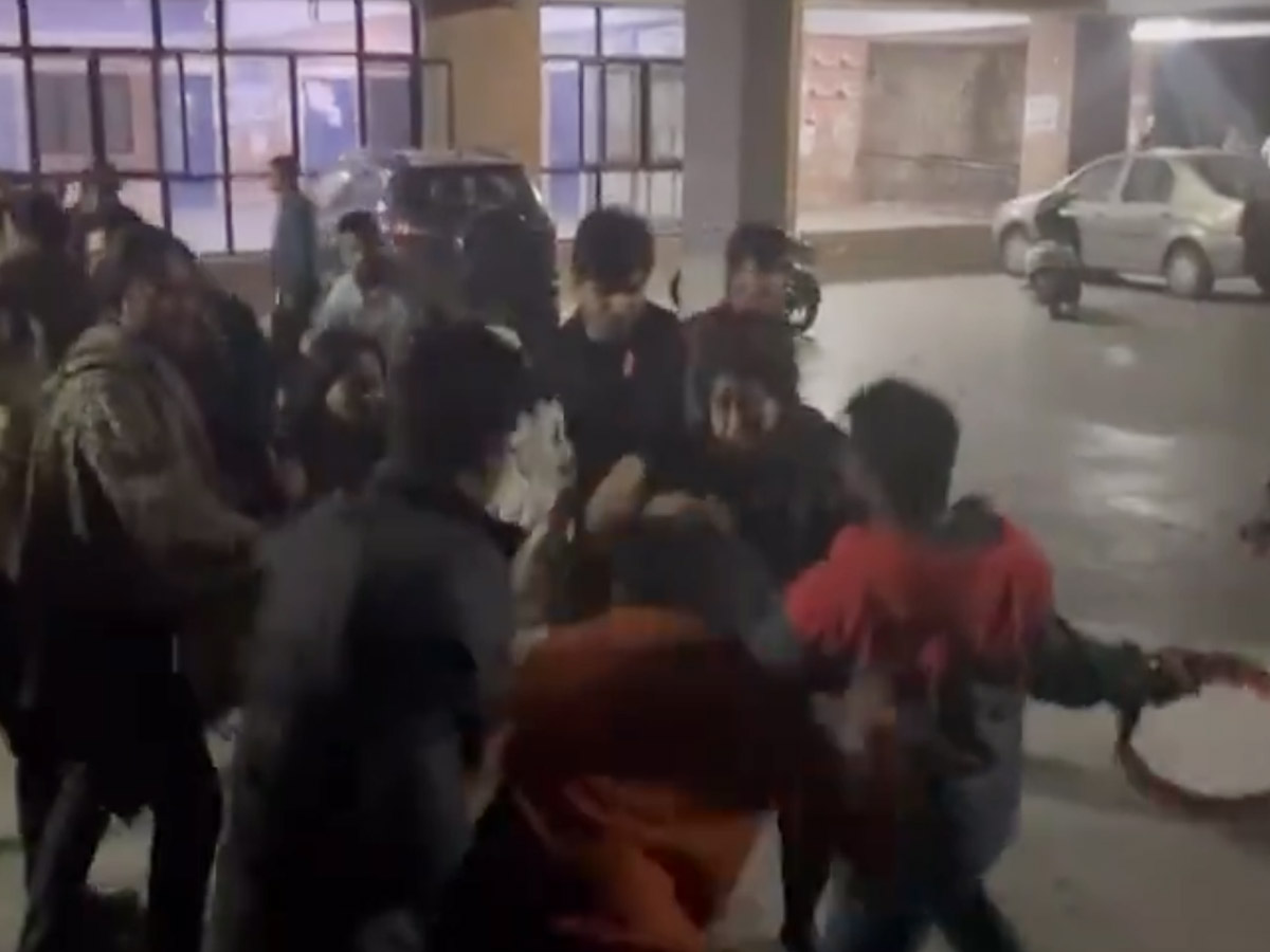 JNU Violence: जेएनयू में क्यों हुई हिंसा, क्या है पूरा मामला? जानें डिटेल JNU Violence: जेएनयू में क्यों हुई हिंसा, क्या है पूरा मामला? जानें डिटेल
