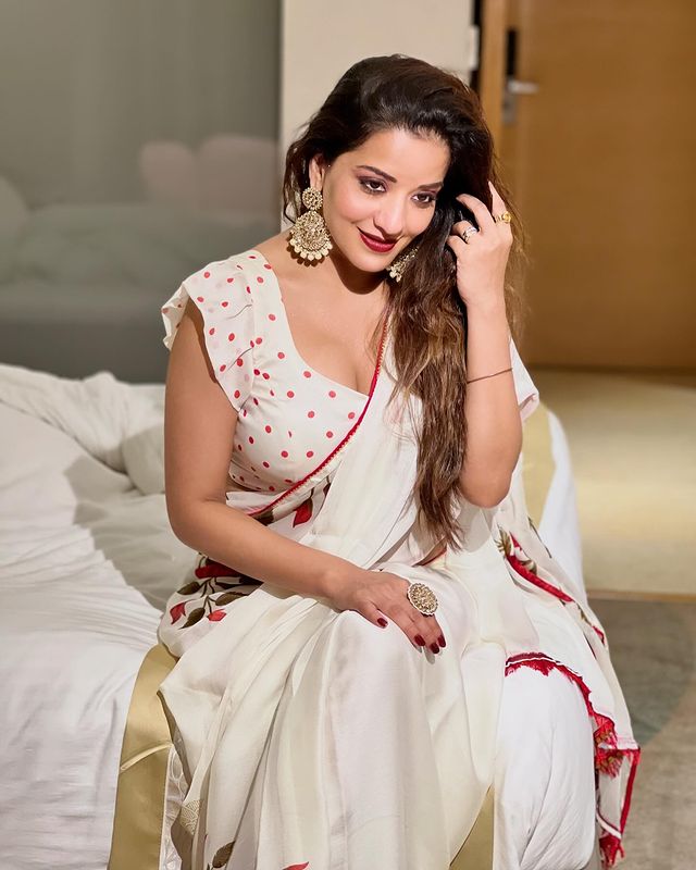 कौन न हो फिदा