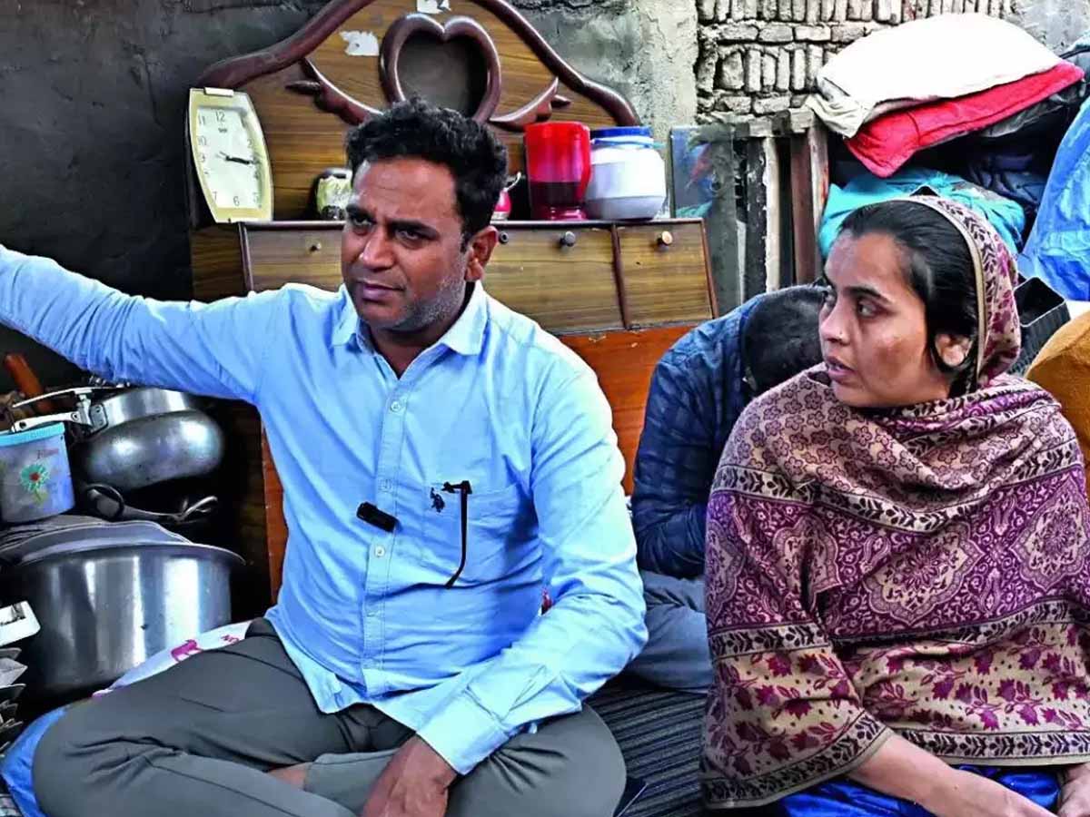 सरकार पर बरसे 14 मजदूरों को बचाने वाले हसन; कहा- "जहां कुत्ते नहीं जाते वहां दिया जा रहा घर" सरकार पर बरसे 14 मजदूरों को बचाने वाले हसन; कहा- "जहां कुत्ते नहीं जाते वहां दिया जा रहा घर"