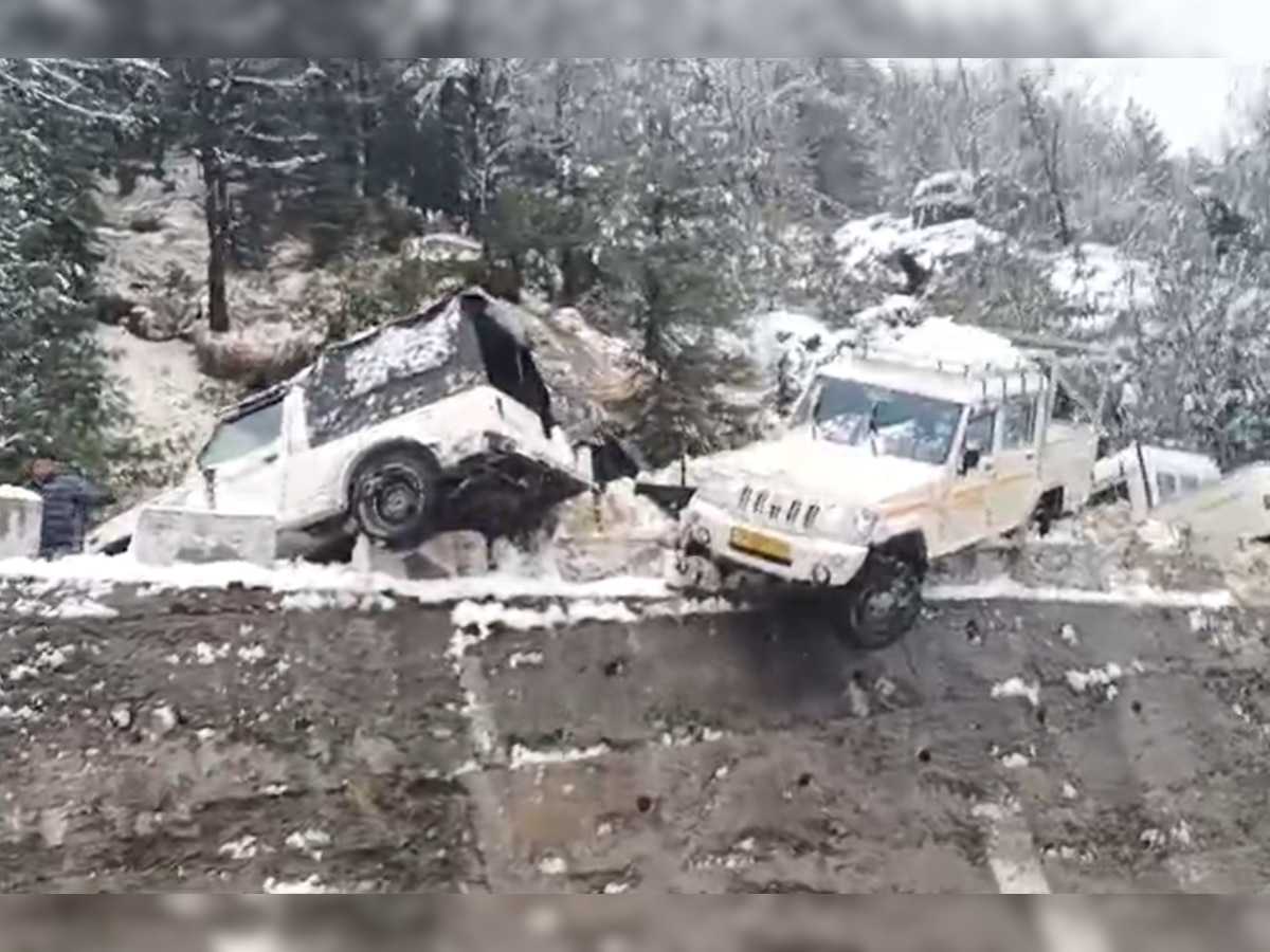 Avalanche in Manali: मनाली-सोलंग सड़क पर आया एवलांच, बाल बाल बचे राहगीर! चंबा में लैंडस्लाइड