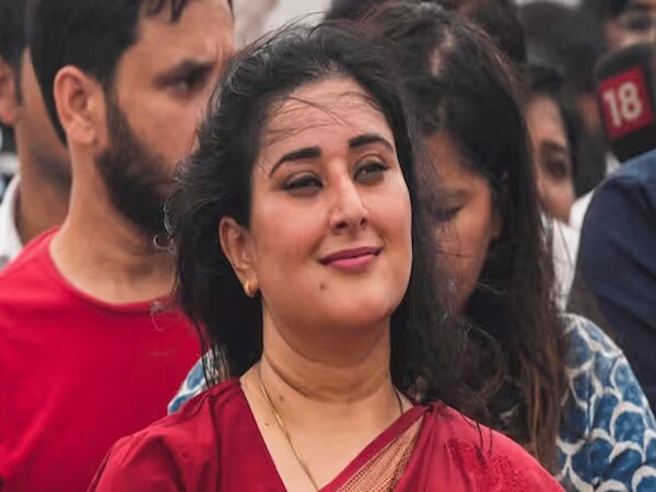 दिल्ली के चांदनी चौक से मीनाक्षी लेखी का कटा टिकट, BJP ने बांसुरी स्वराज को बनाया उम्मीदवार 