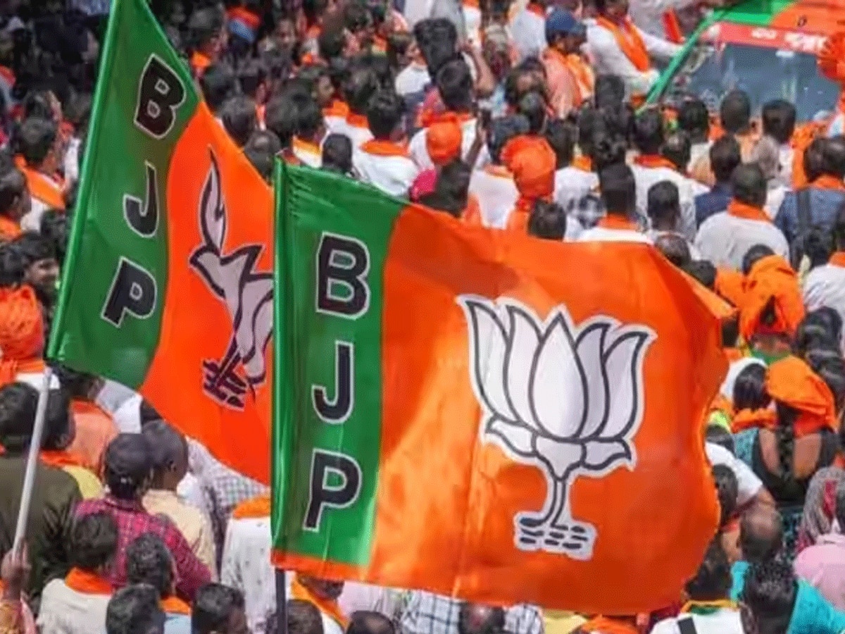 BJP Candidate List: BJP ने पहली लिस्ट में उत्तर प्रदेश से 51 उम्मीदवारों का किया ऐलान, जानें किसे कहां से मिला टिकट