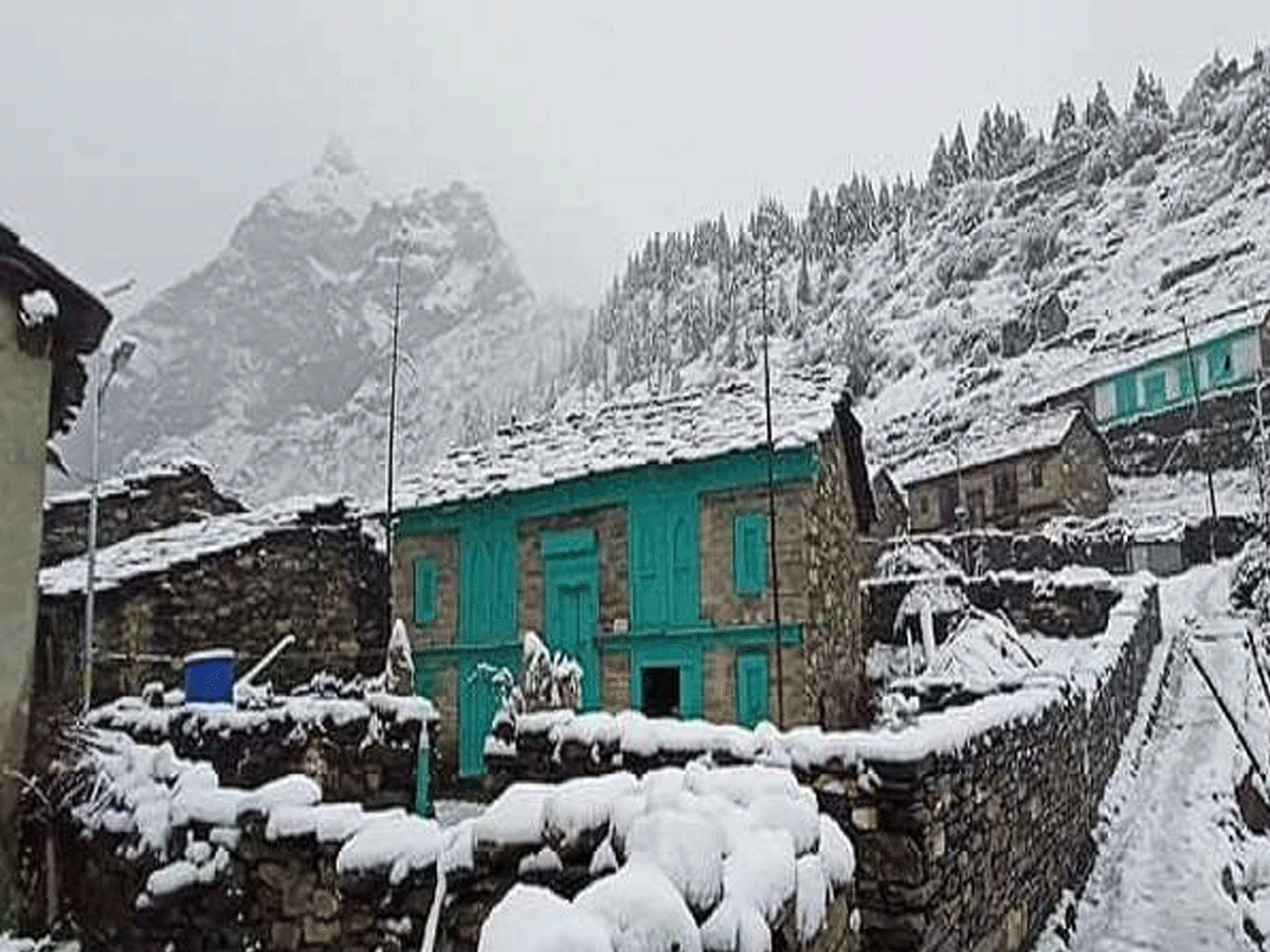 उत्तराखंड में आसमानी कहर जारी, 2 दिनों से जमकर हो रही बारिश और बर्फबारी; यातायात बाधित उत्तराखंड में आसमानी कहर जारी, 2 दिनों से जमकर हो रही बारिश और बर्फबारी; यातायात बाधित