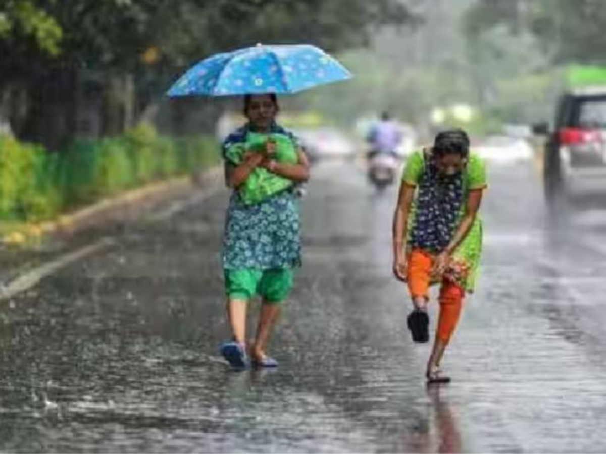 Aaj ka Mausam: बारिश-ओलावृष्टि ने बढ़ाई आफत, पहाड़ों में भूस्खलन... जानें आज कैसा रहेगा मौसम