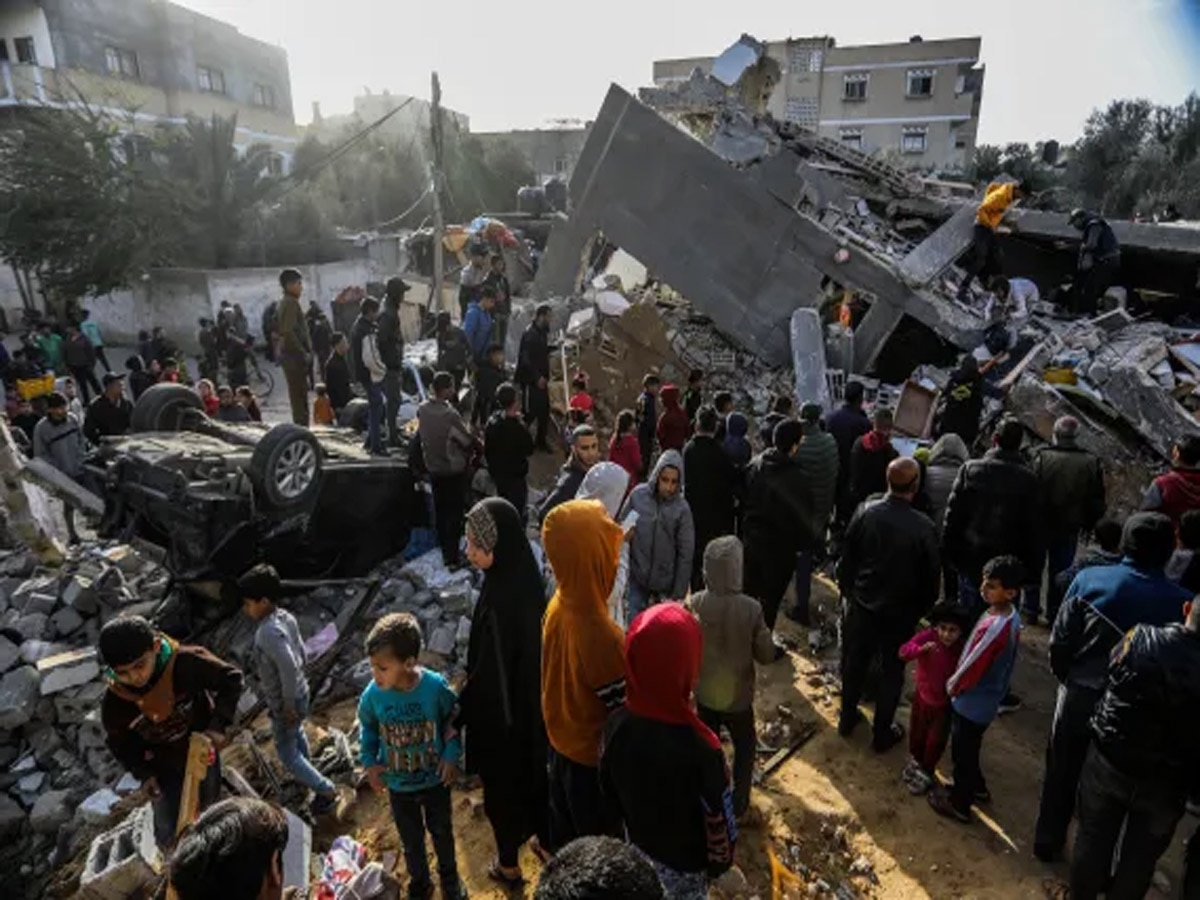 Israel Attacked on Relief Truck: खाना ले रहे लोगों पर इजराइल ने किया हमला, 9 लोगों की मौत