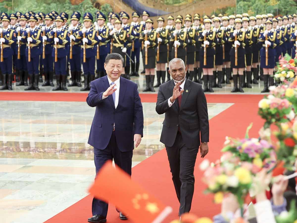 Maldiv China: भारत से विवाद के बाद चीन के साथ पड़ोसी मुल्क, मुफ्त मिलेगी सैन्य सहायता Maldiv China: भारत से विवाद के बाद चीन के साथ पड़ोसी मुल्क, मुफ्त मिलेगी सैन्य सहायता