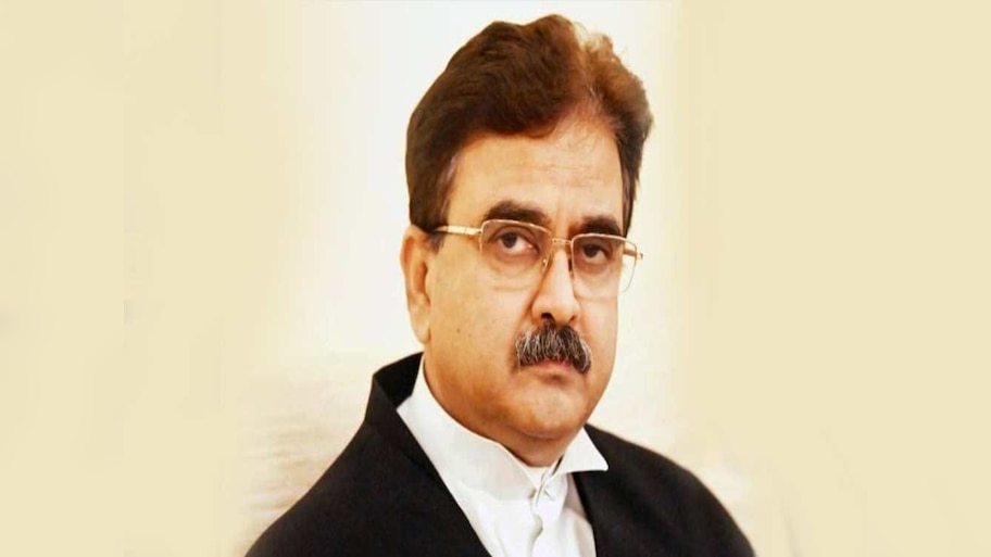 Calcutta High Court: ବିଜେପିରେ ଯୋଗଦେବେ ଜଷ୍ଟିସ ଗଙ୍ଗୋପାଧ୍ୟାୟ, ଏହି LS ଆସନରୁ ଲଢ଼ିବେ ନିର୍ବାଚନ