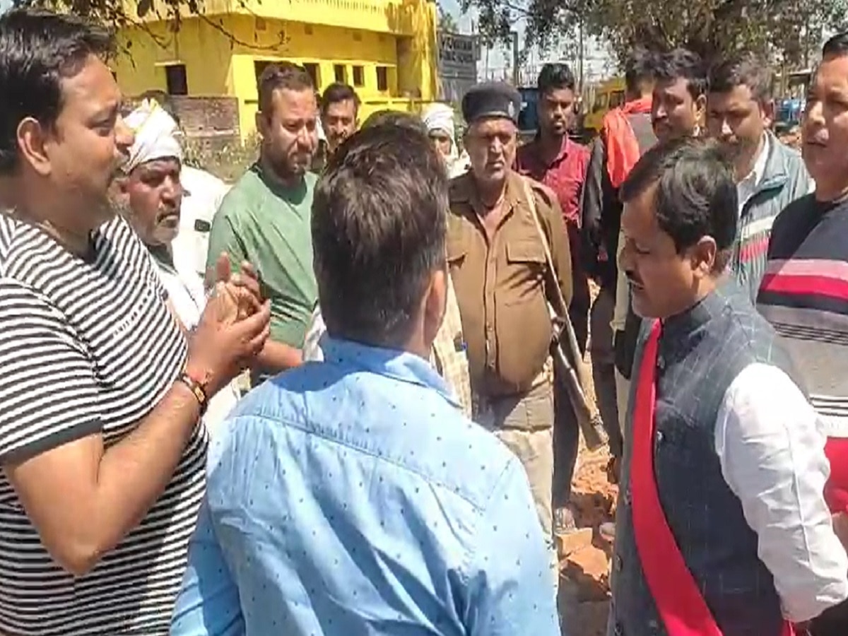 Bihar News: हम के प्रदेश सचिव पम्पी शर्मा पर लगा स्कूल की जमीन पर कब्जे का आरोप
