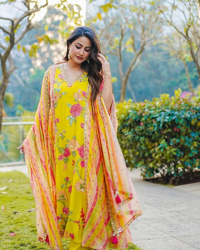 ये आंखें झुकी-झुकी