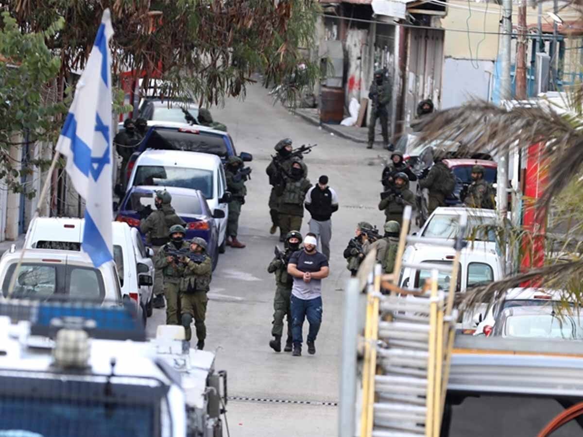 इज़राइल ने वेस्ट बैंक में पकड़े 22 फ़िलिस्तीनी; हिरासत में रिहा किए गए कैदी भी शामिल