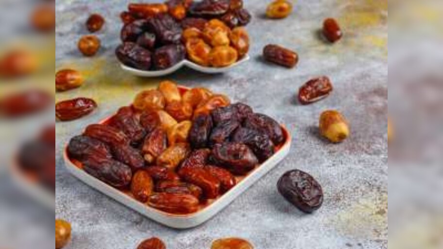 Benefits of Dates: एक दिन में कितने खाएं खजूर? कई बीमारियों से रखता है दूर