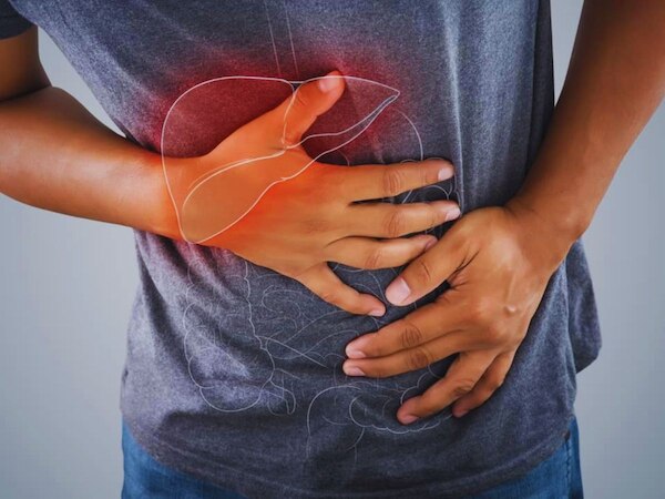 अनहेल्दी खाना आपके लिवर के लिए है घातक, हो सकती हैं ये दिक्कतें